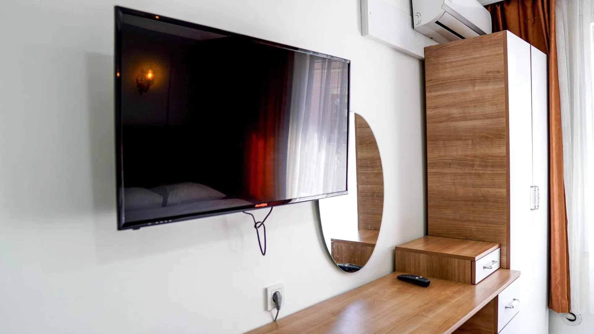 Laos Otel 伊斯坦布尔 0*,