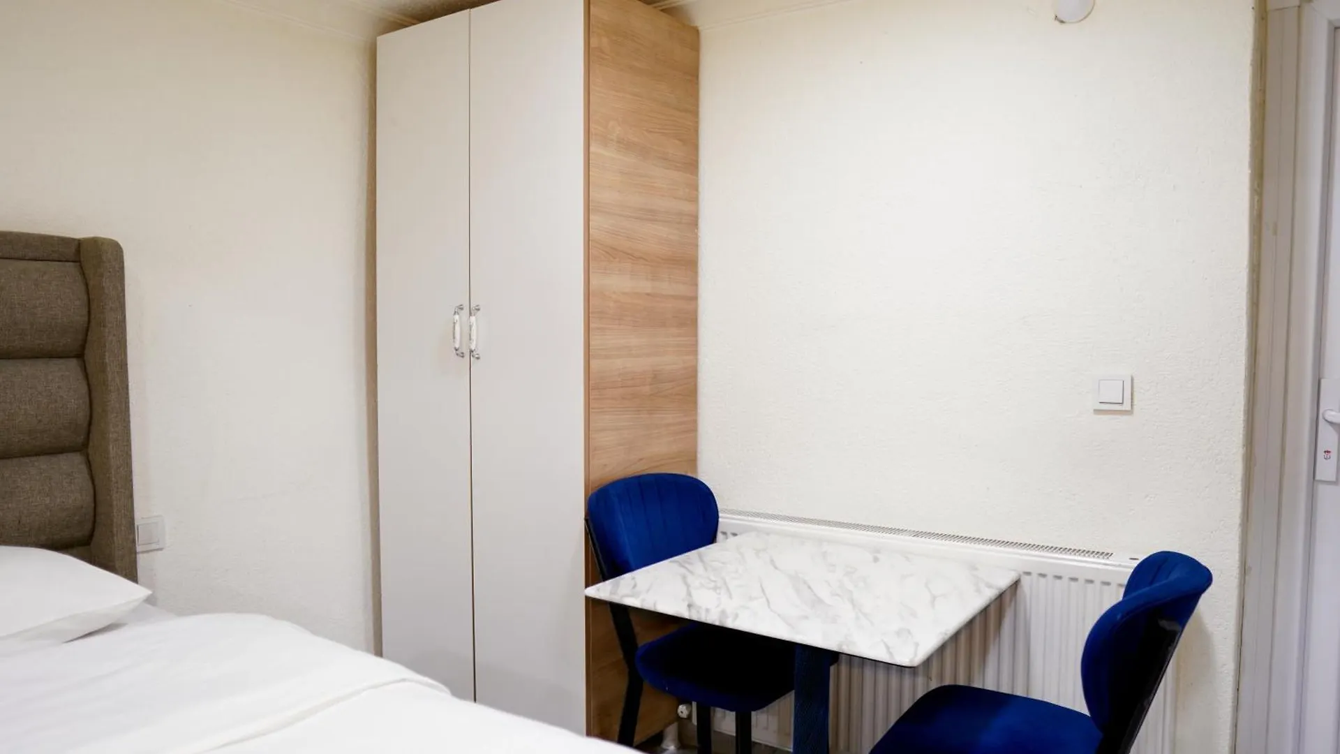 Laos Otel Istambul