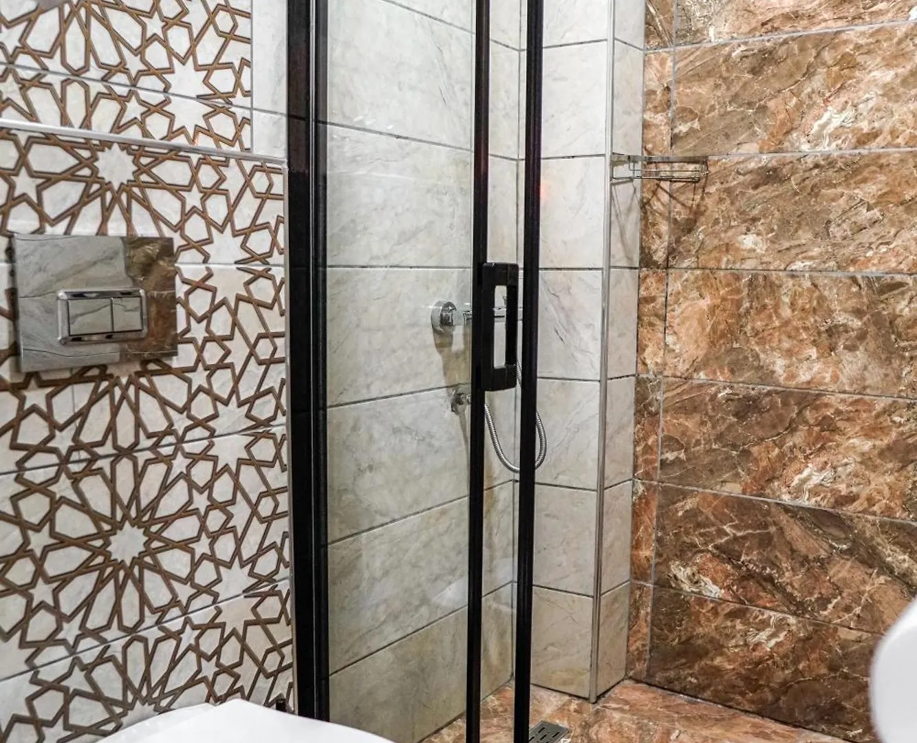 Laos Otel İstanbul