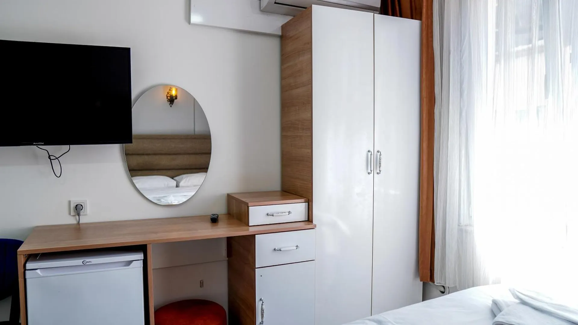 Laos Otel Istambul