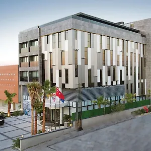 Mia 4*, Izmir Türkei